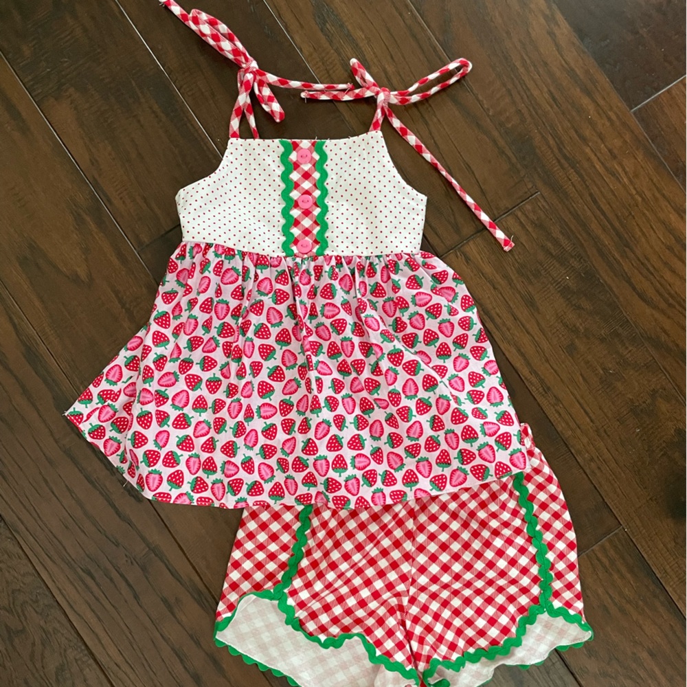 Ricrac & Ruffles Strawberry Set Size 5